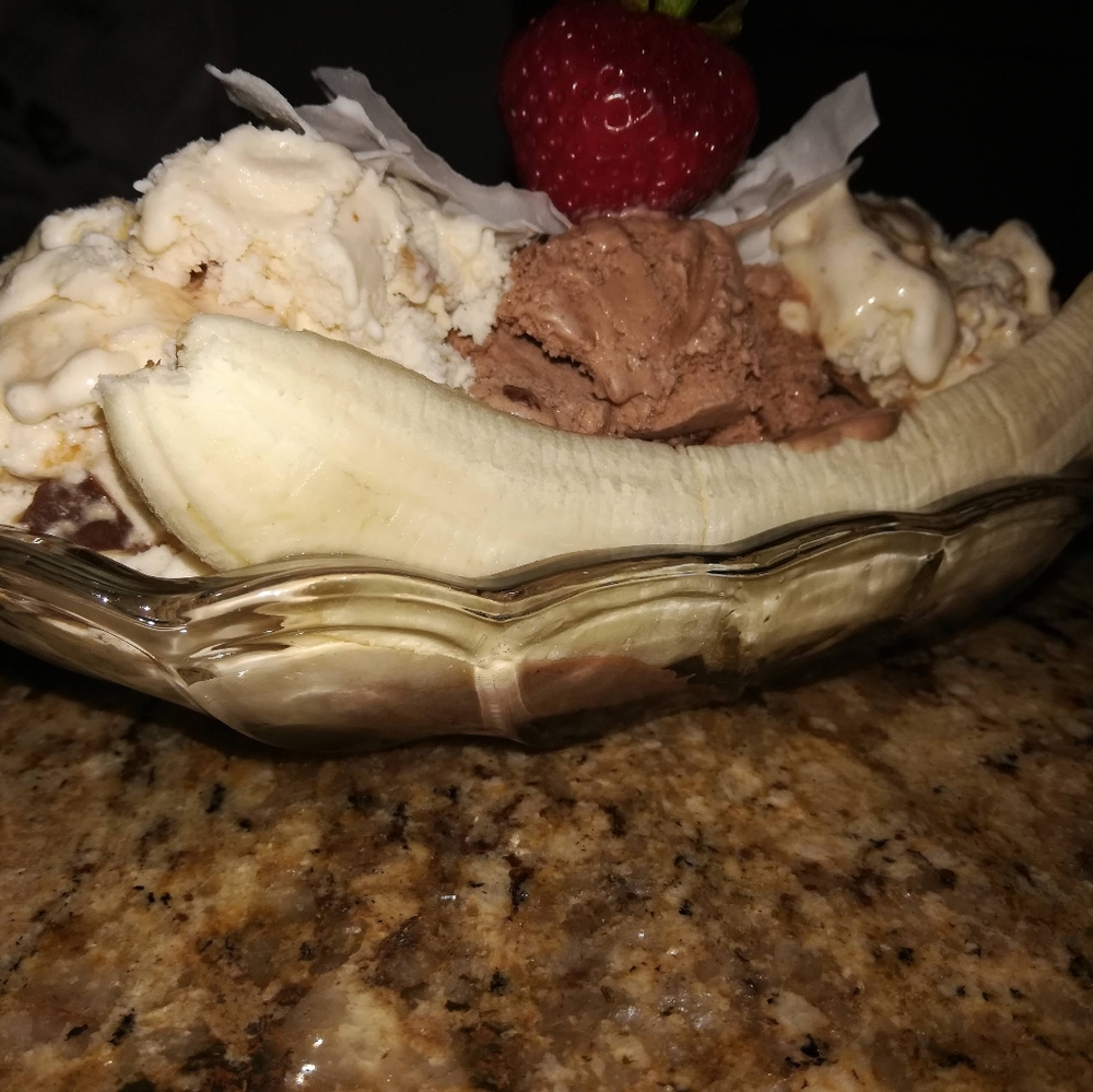 Banana Split Glass Plates - Picture 5 of 8